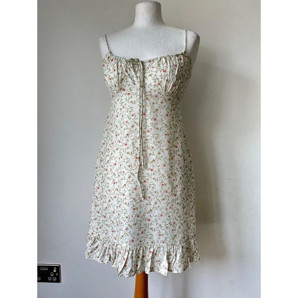 Motel Dresses & Skirts - MOTEL Alaca Dress Pretty Petal Ivory Size S